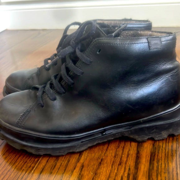Camper leather sneakers/ankle black boot  size 39 in good condition. - Picture 1 of 6